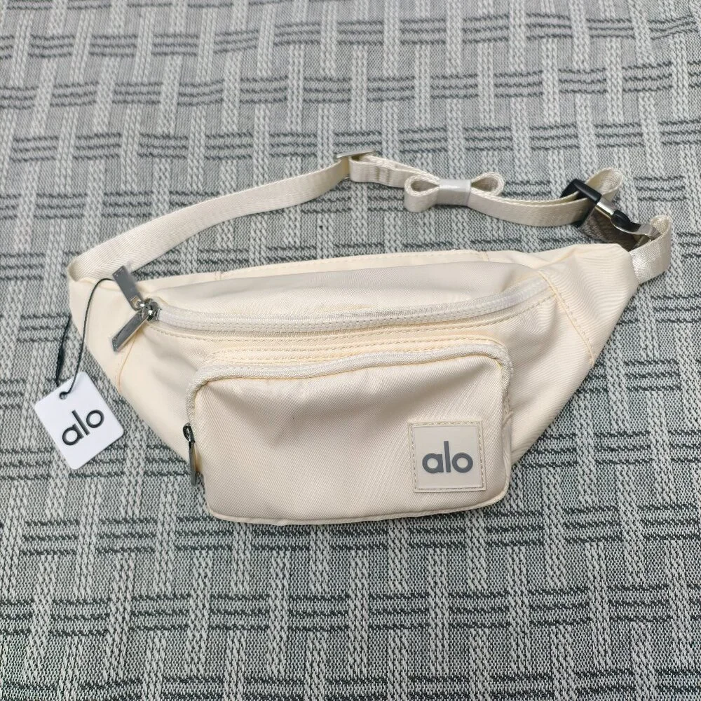 NWT ALO Yoga Explorer Adjustable Waist Pack - Nylon Design